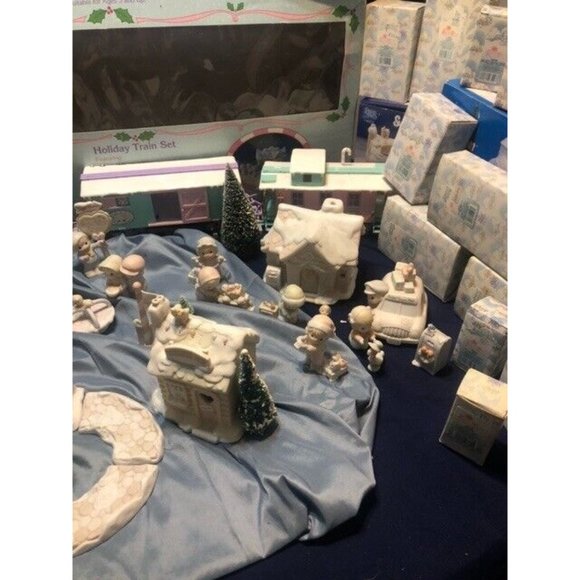 WHOLE SET Precious Moments Sugar Town Christmas Village - Picture 9 of 13